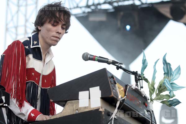 FOXYGEN - 2015-05-31 - NIMES - Grande Scene Flamingo - Jonathan Rado